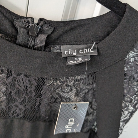 City Chic Dress with Lace Detail - Picture 6 of 9